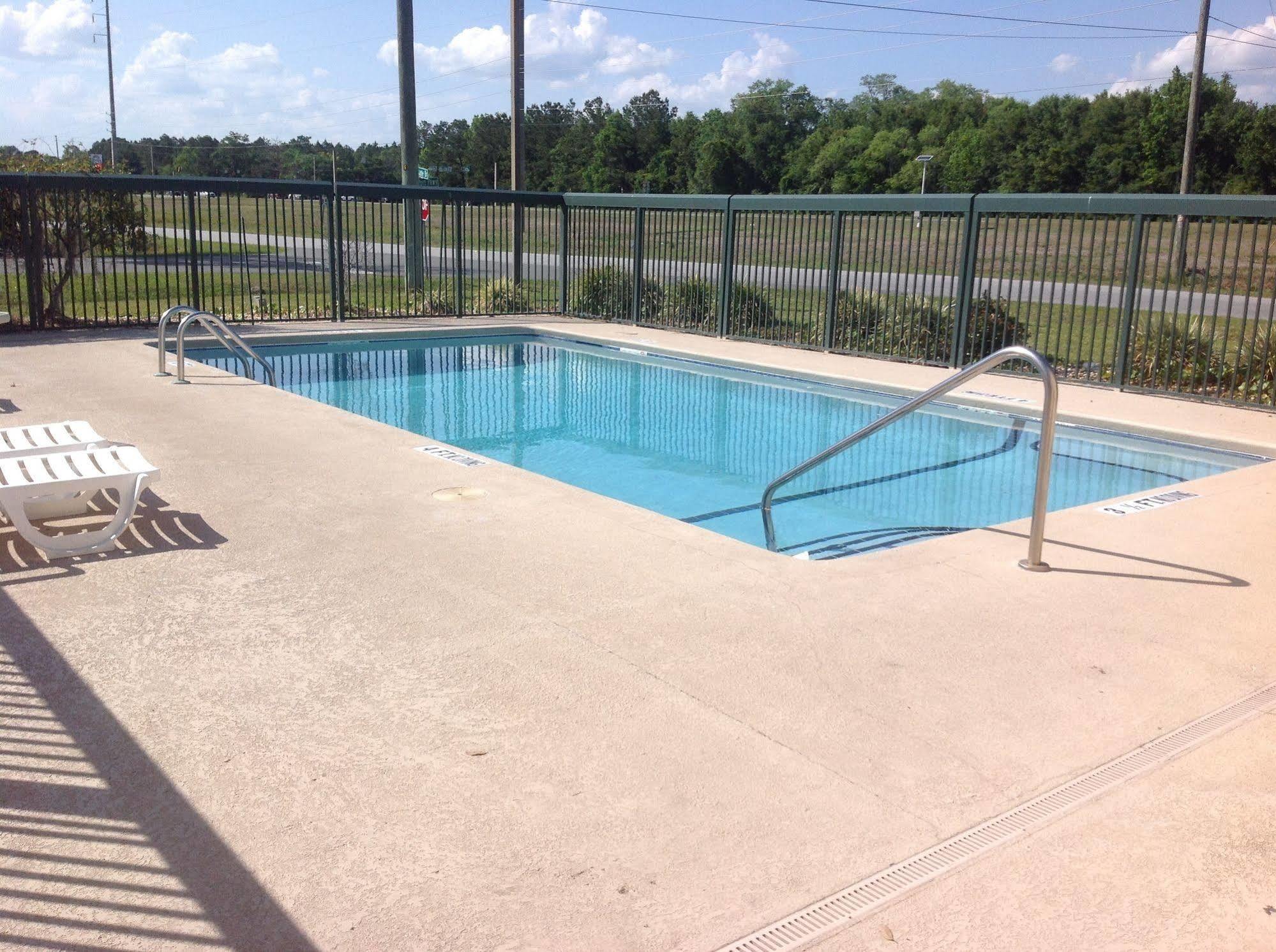 Super 8 By Wyndham Brunswick South I-95 Motel Luaran gambar